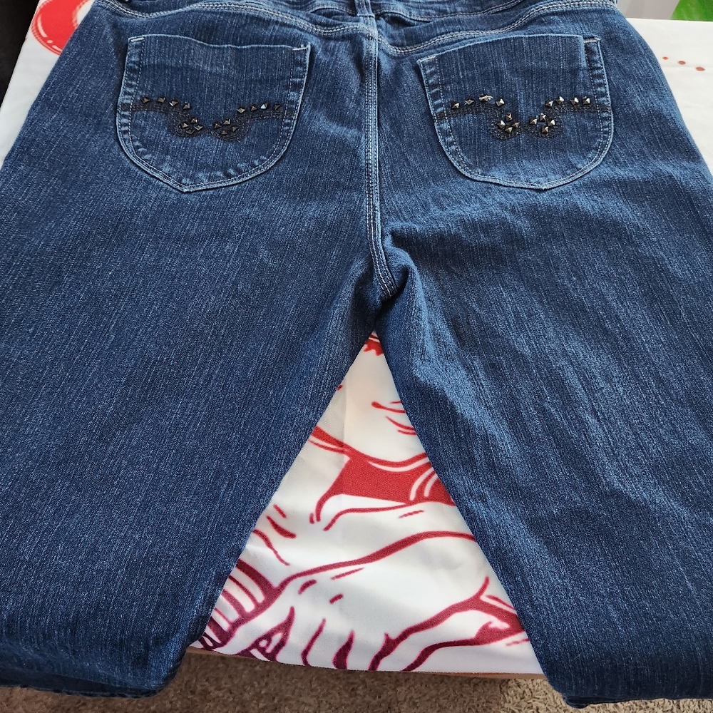 Jordache Cropped *Sz 14*Jeans worn 1 time. *Excellent Condition* Med Rise - Picture 2 of 10